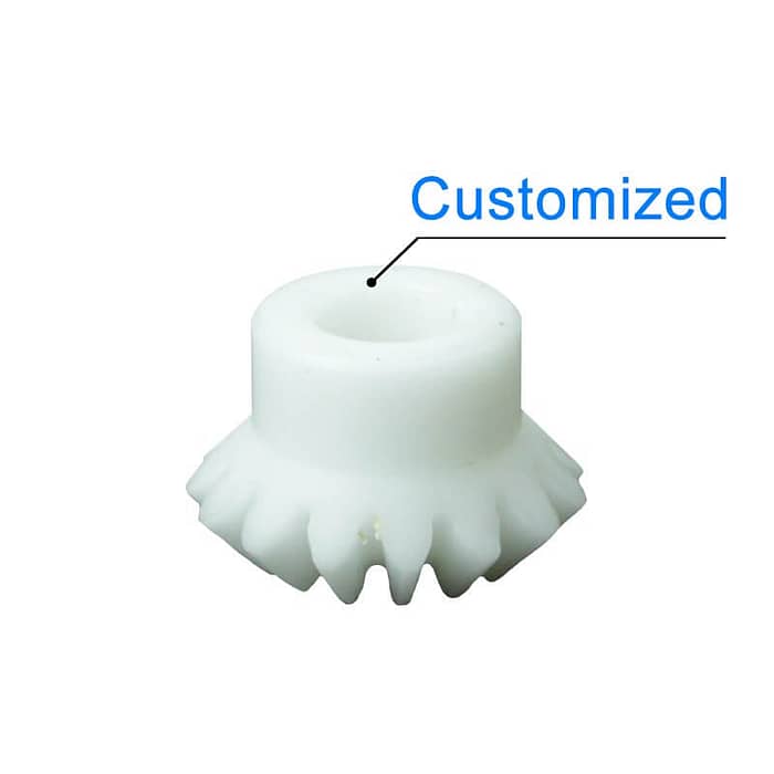 white-pom-spur-gear-01